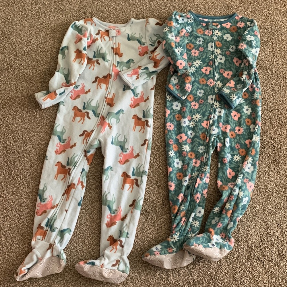 Girls fleece footie pajamas set of 2 size 5T